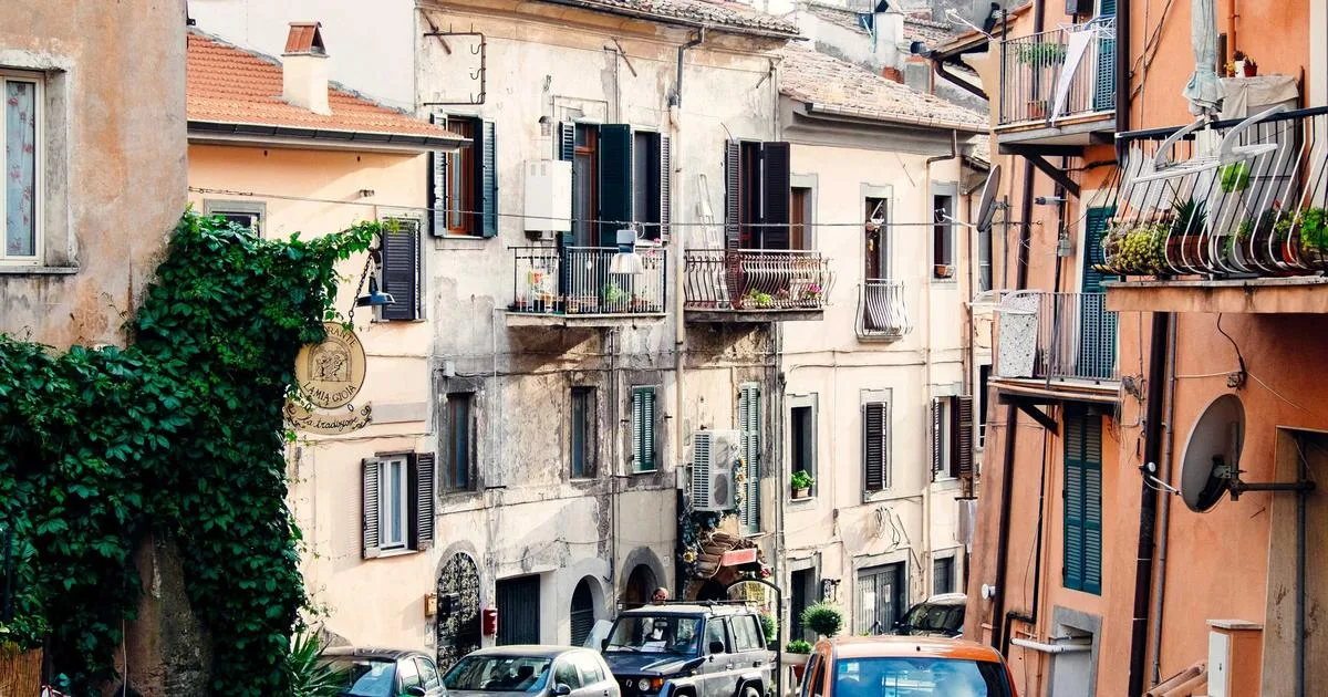 Stampa brochure aziendali a Lecce: formati, pieghe e consigli grafici